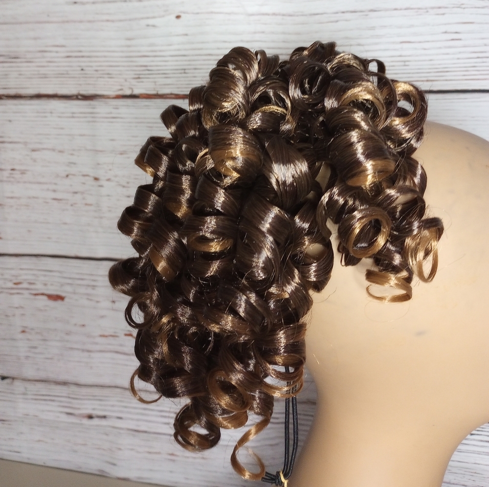 Ponytail - Picture 2 of 4